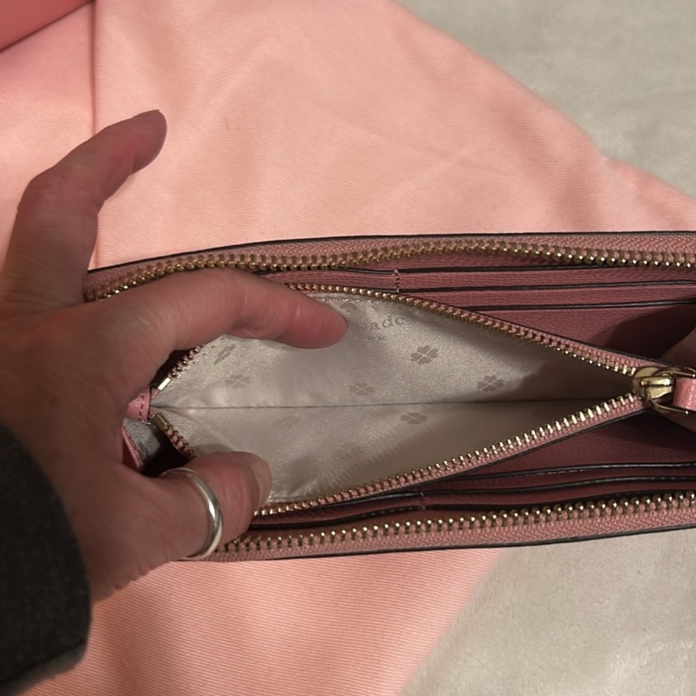 Kate Spade wallet - Picture 6 of 7